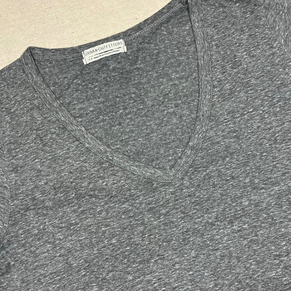 Urban‎ Outfitters Womens Gray V Neck Short Sleeve T-Shirt Top Small